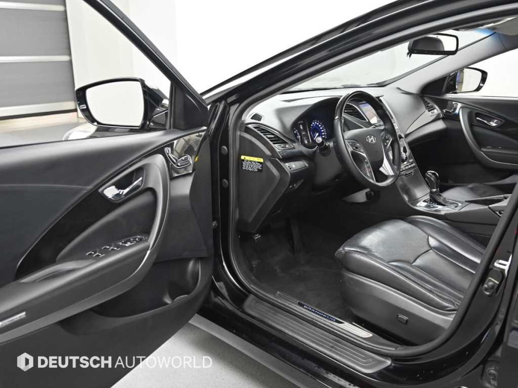 HYUNDAI Grandeur - Vista 11