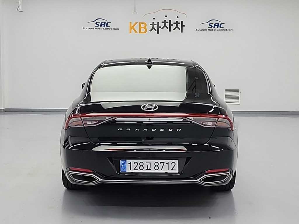HYUNDAI Grandeur - Vista 3