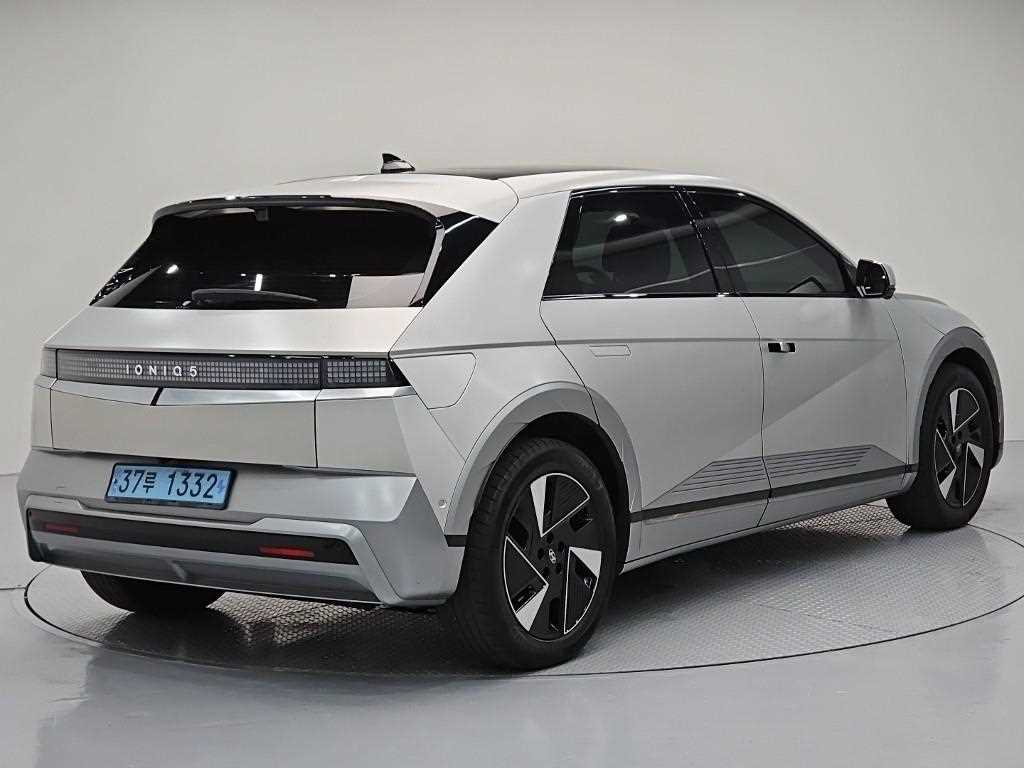HYUNDAI Ioniq 5 - Vista 4