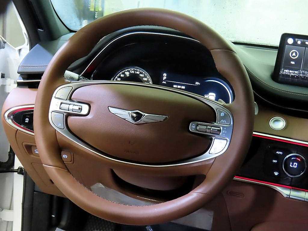 Genesis GV70 - Vista 8