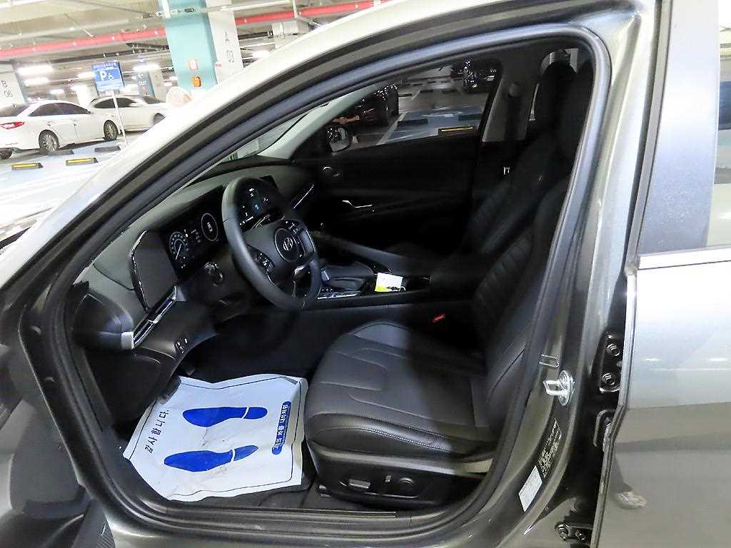 HYUNDAI Avante - Vista 6