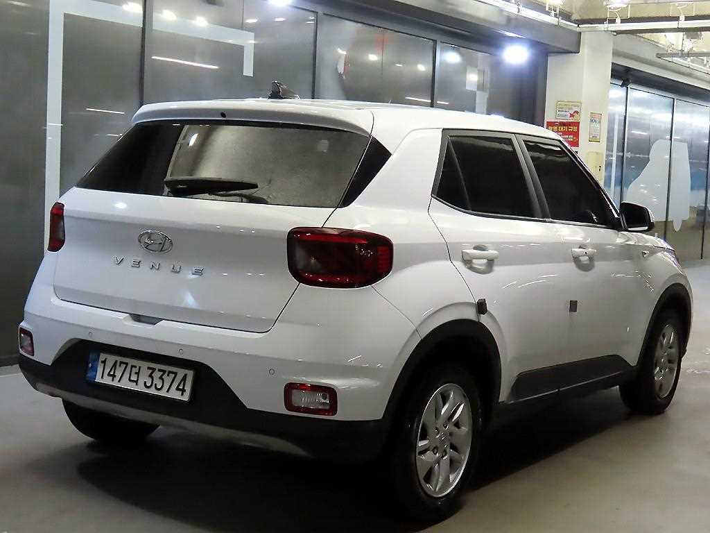 HYUNDAI Venue - Vista 4