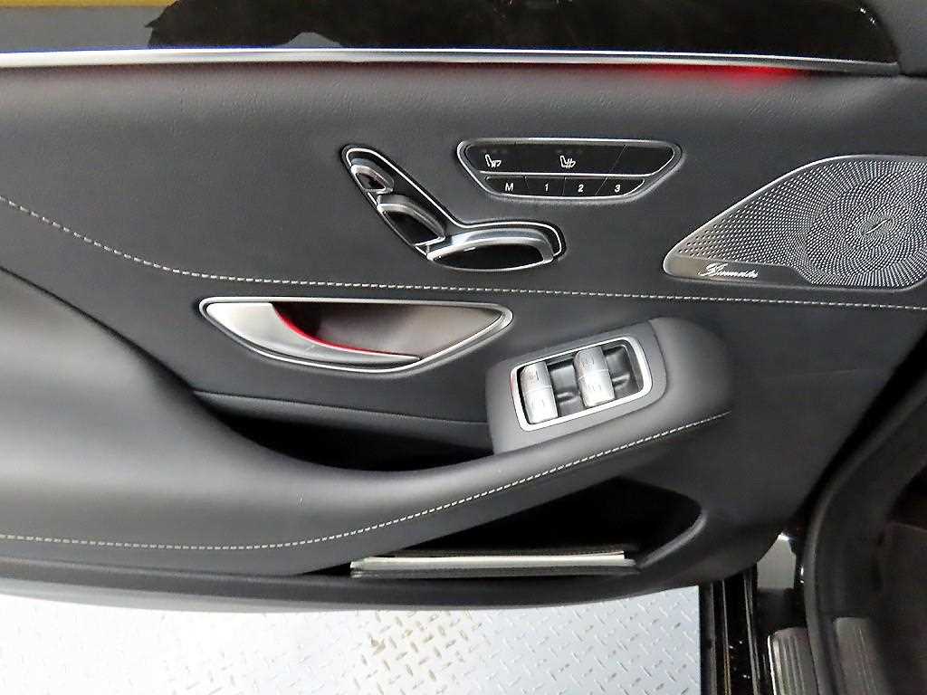 Mercedes Benz S Class - Vista 12