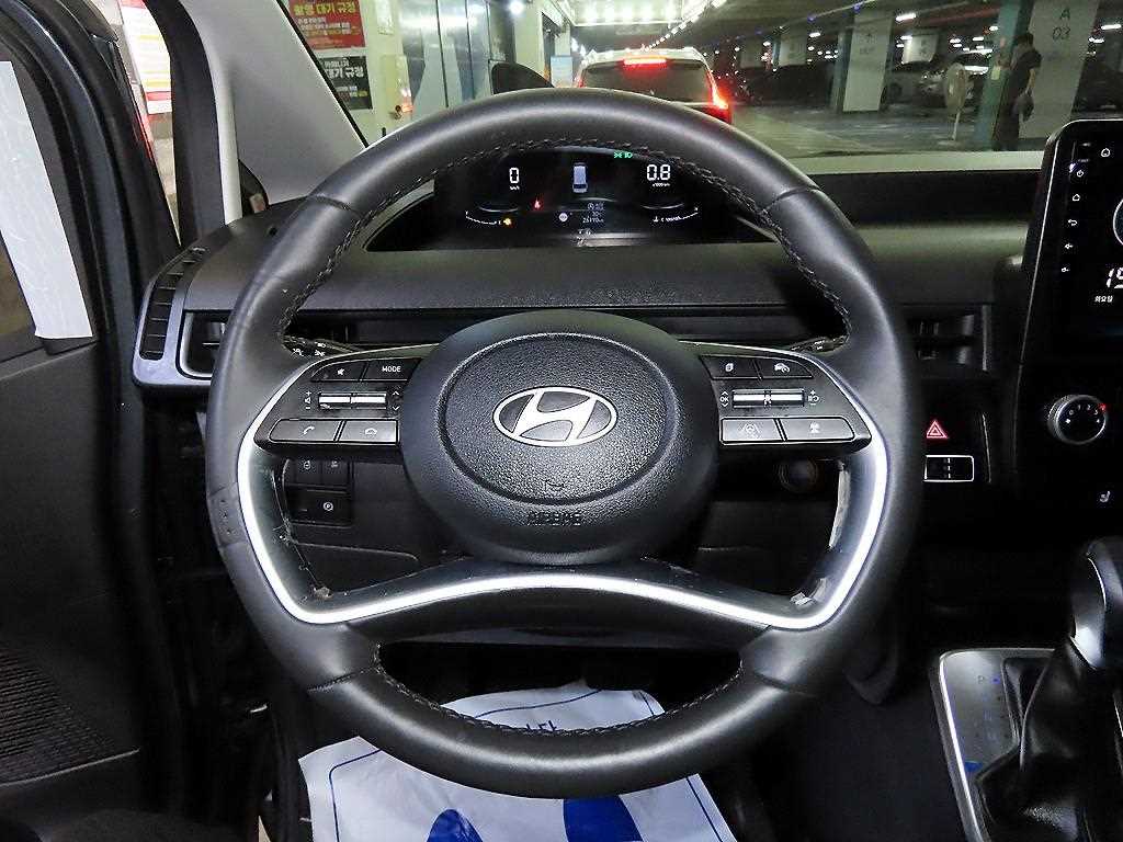 HYUNDAI Staria - Vista 8