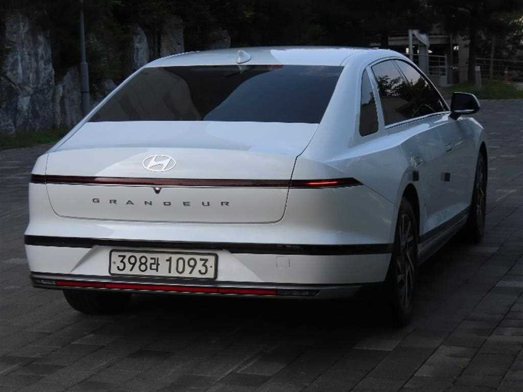 HYUNDAI Grandeur - Vista 3
