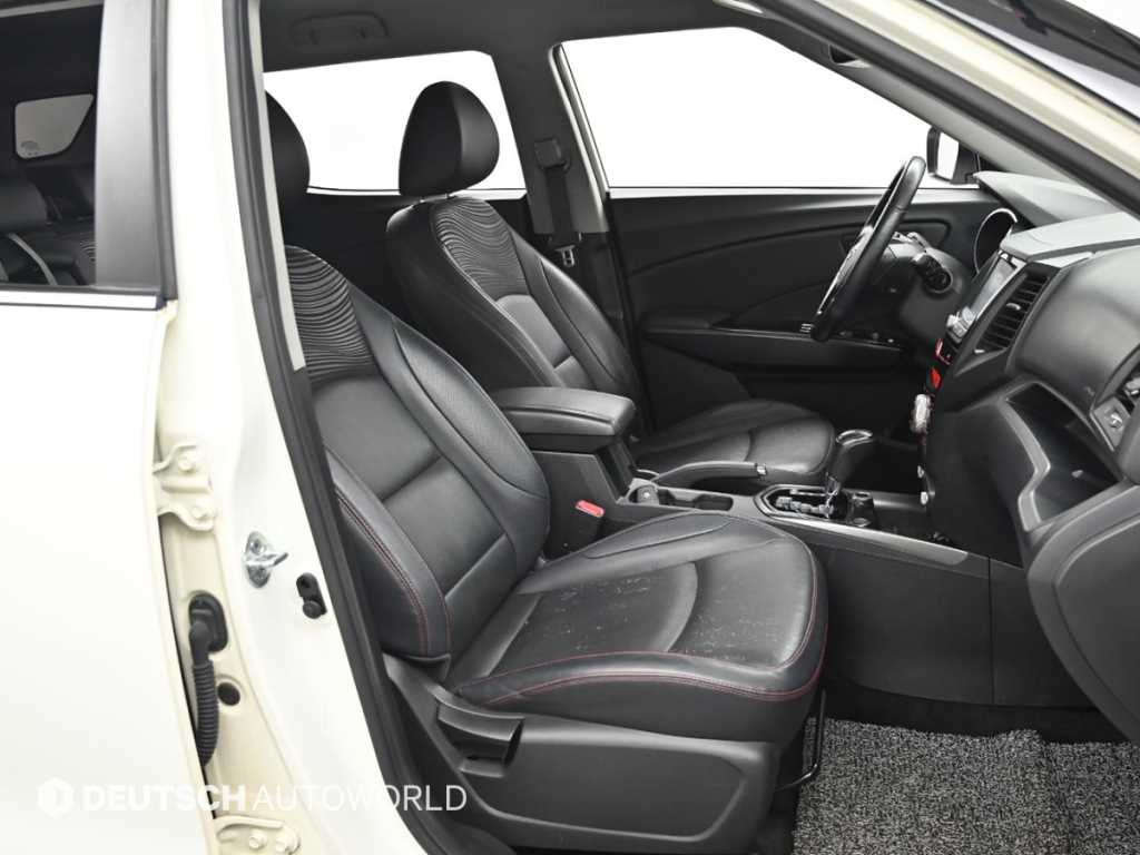 Ssangyong Tivoli - Vista 8