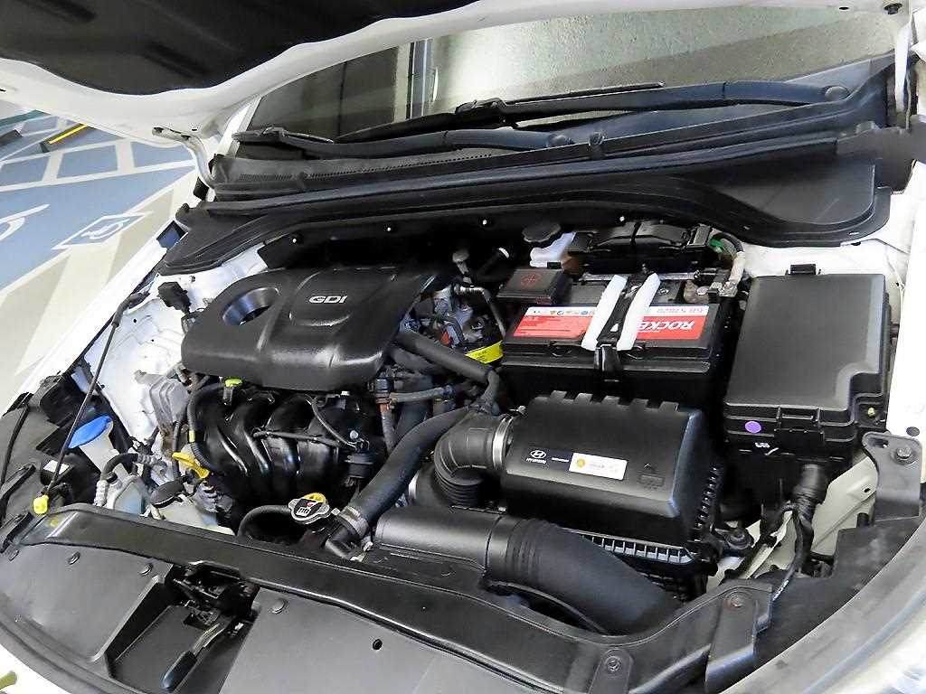 HYUNDAI Avante 2016 Blanco - Importación desde Corea - HF Imports Iquique - Foto 17