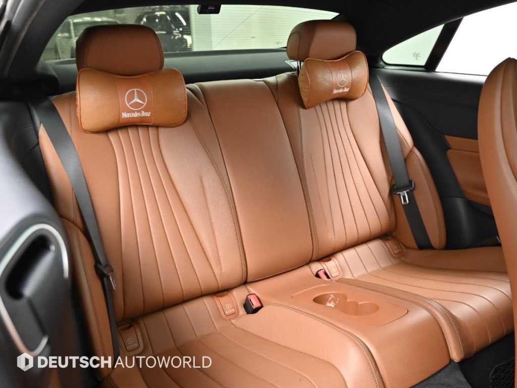 Mercedes Benz E class - Vista 12