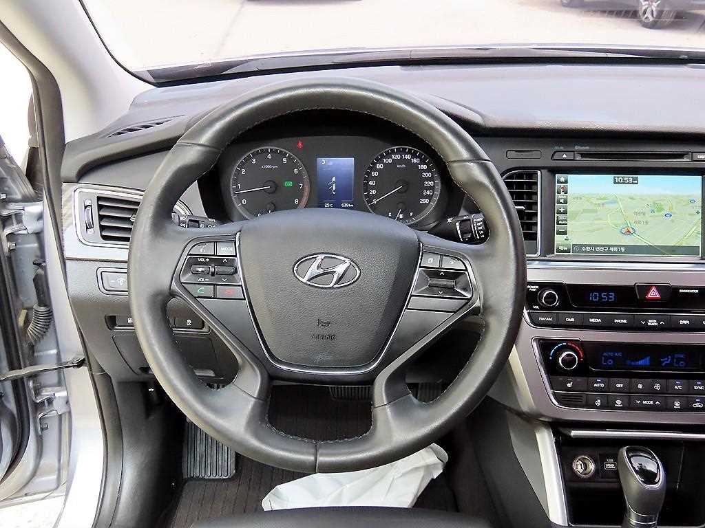 HYUNDAI Sonata - Vista 8
