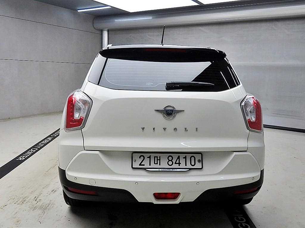 Ssangyong Tivoli - Vista 3