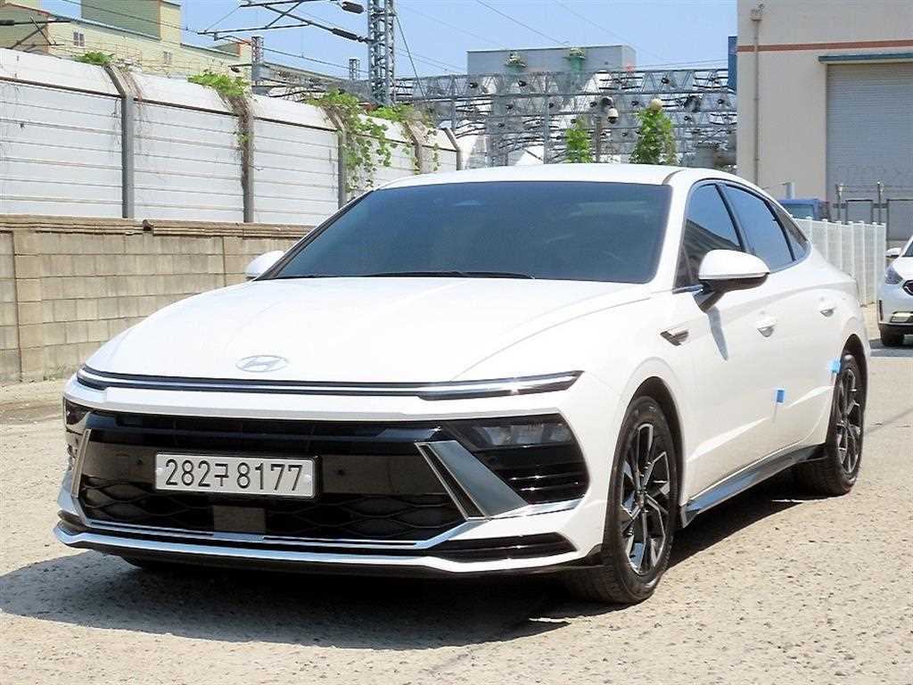 HYUNDAI Sonata - Vista 2