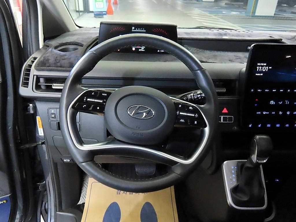 HYUNDAI Staria - Vista 8