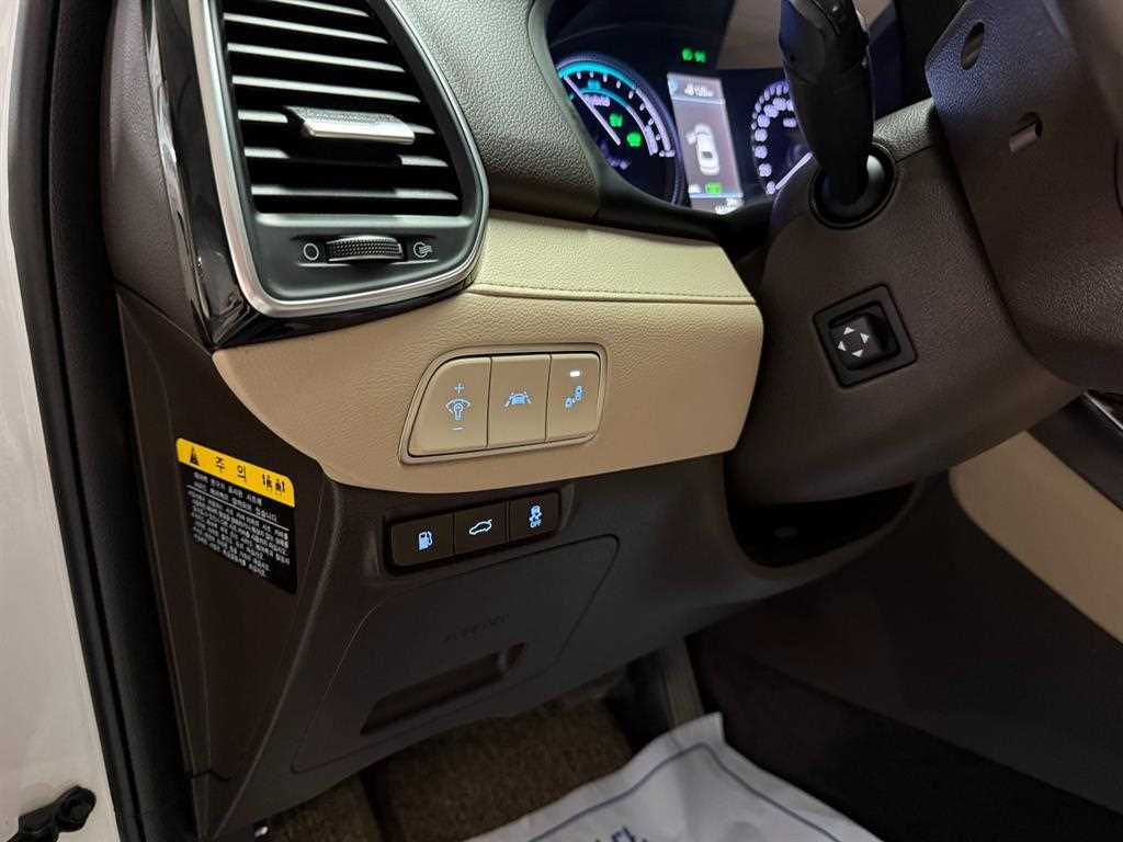 HYUNDAI Grandeur - Vista 12