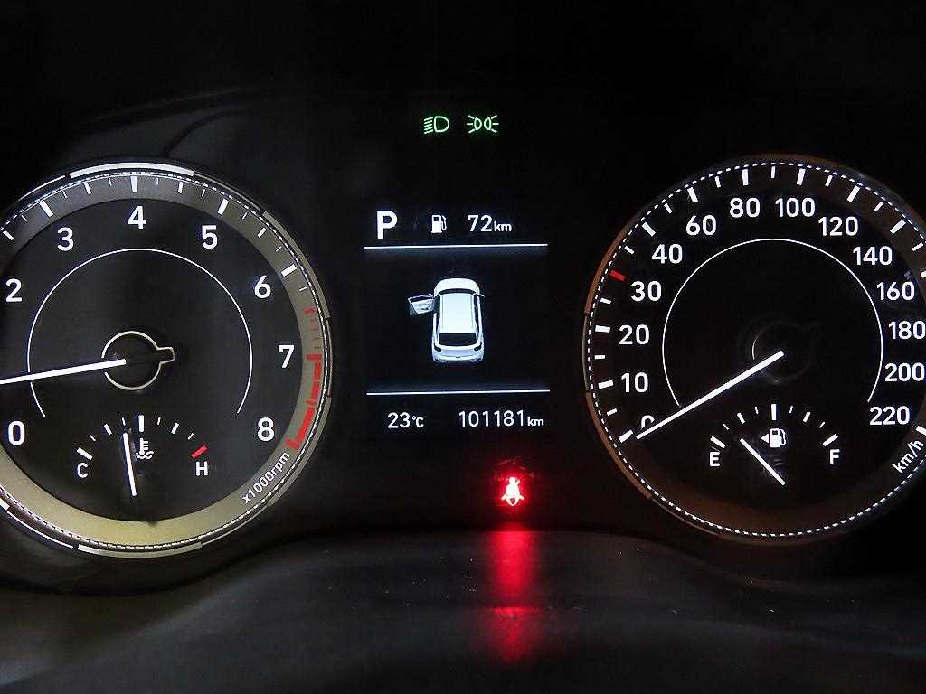 HYUNDAI Venue - Vista 9