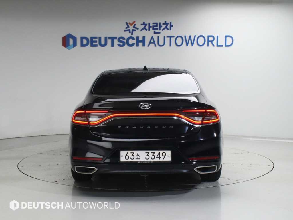 HYUNDAI Grandeur - Vista 3