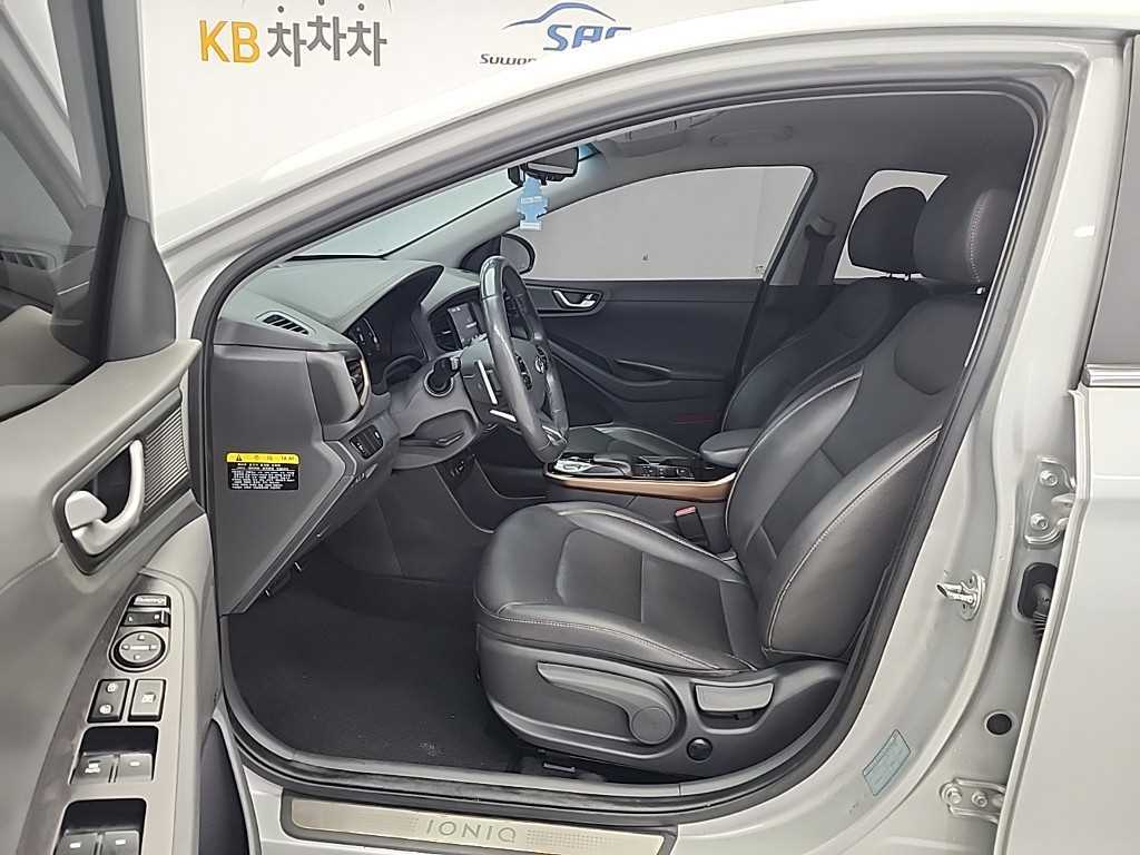 HYUNDAI Ioniq - Vista 12