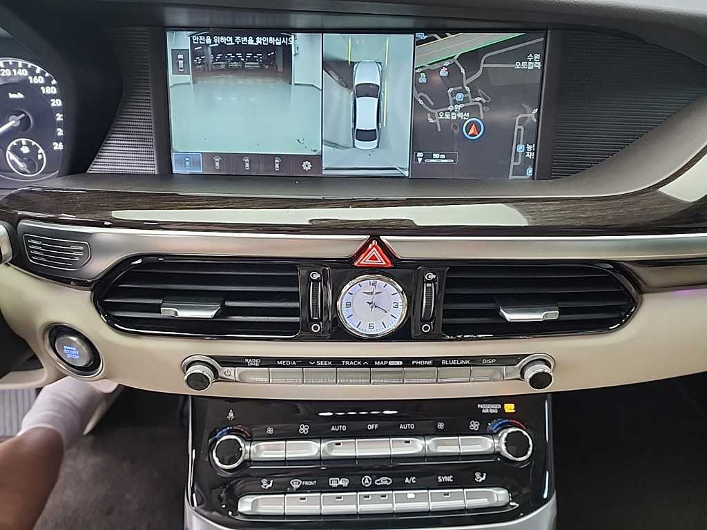 Genesis EQ900 - Vista 10