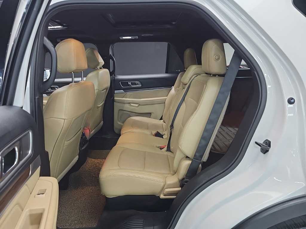 Ford Explorer - Vista 12