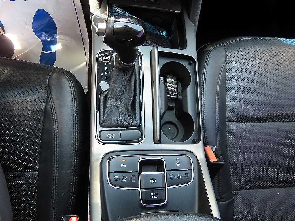 KIA K7 - Vista 10