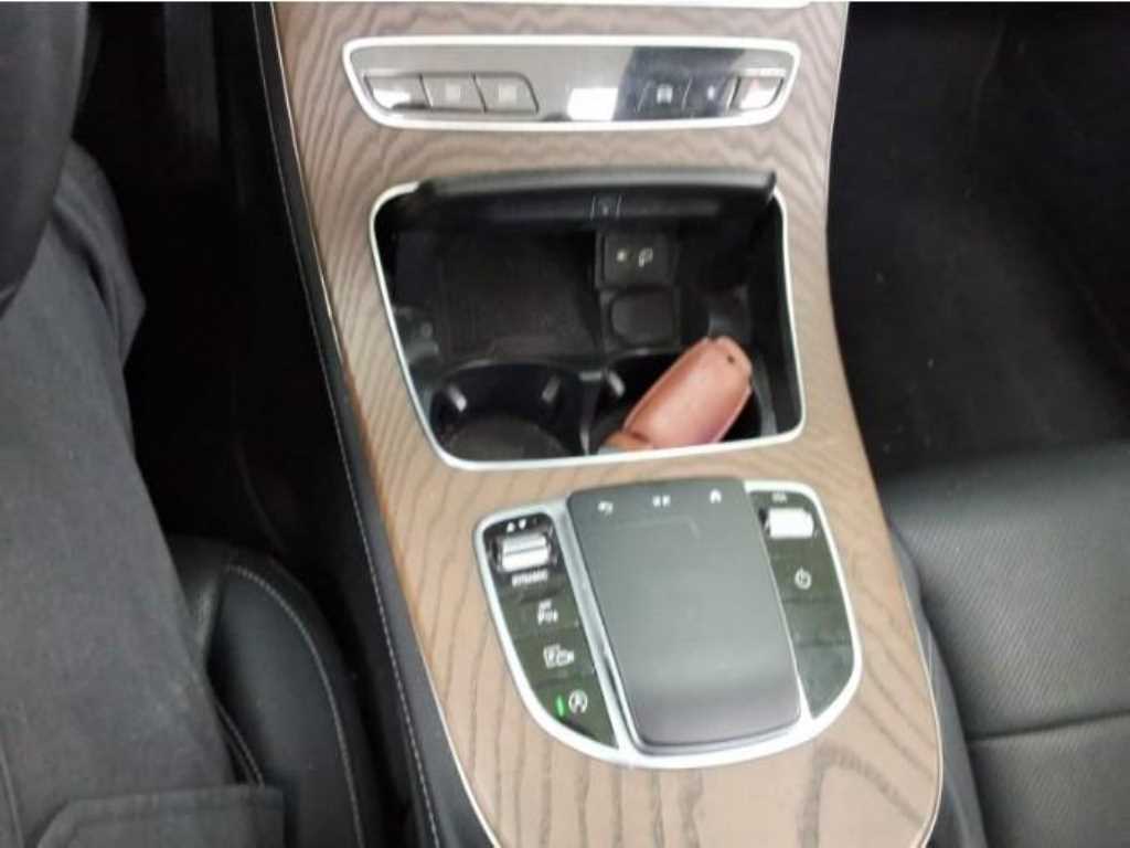 Mercedes Benz E class - Vista 8