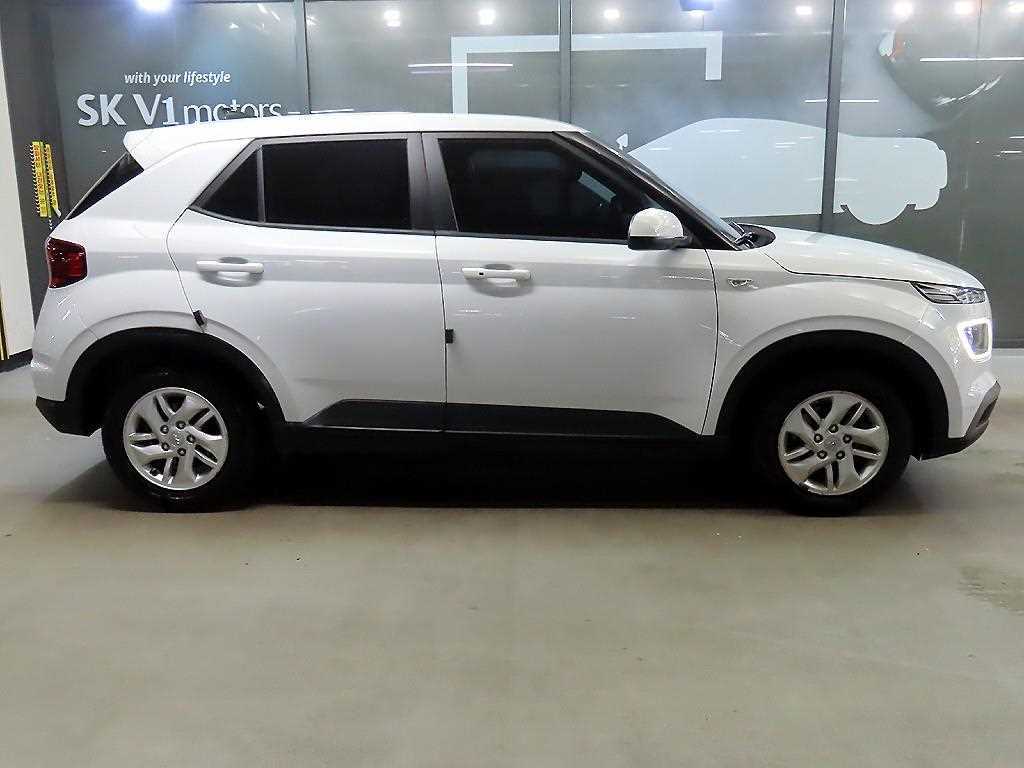 HYUNDAI Venue - Vista 3