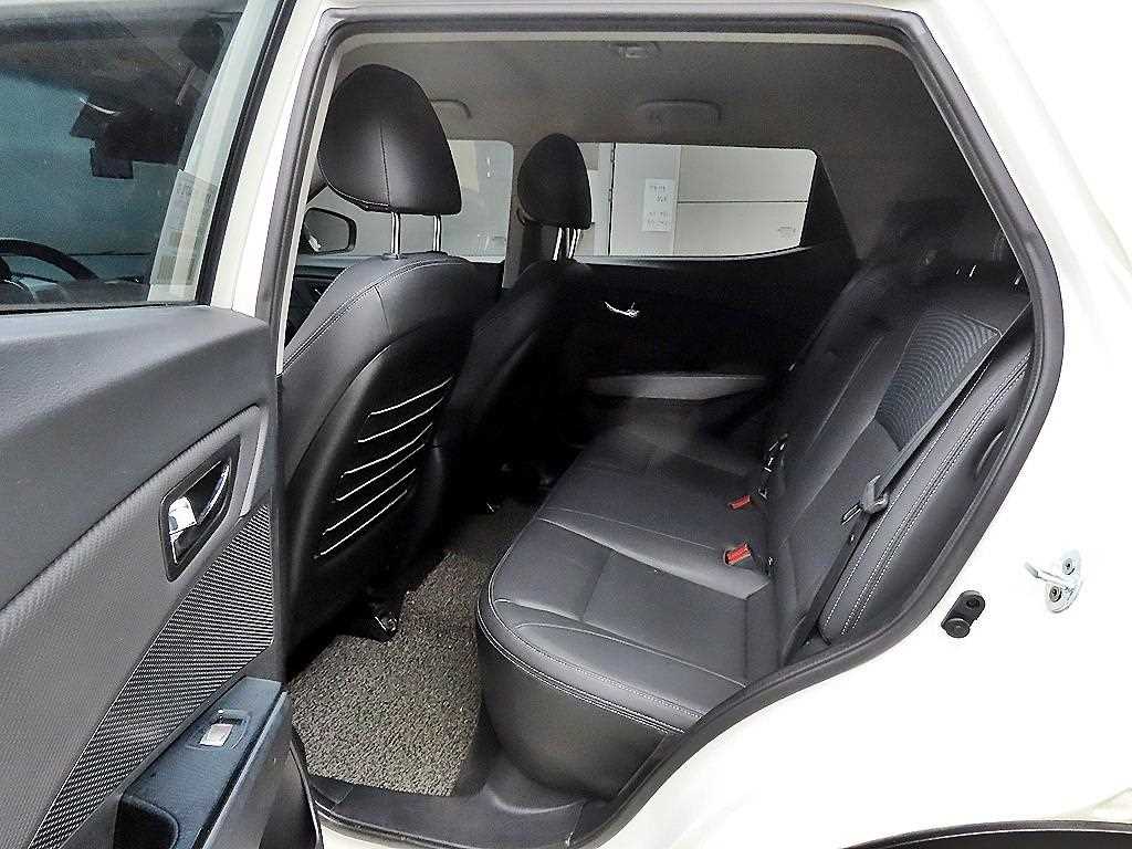 Ssangyong Tivoli - Vista 6