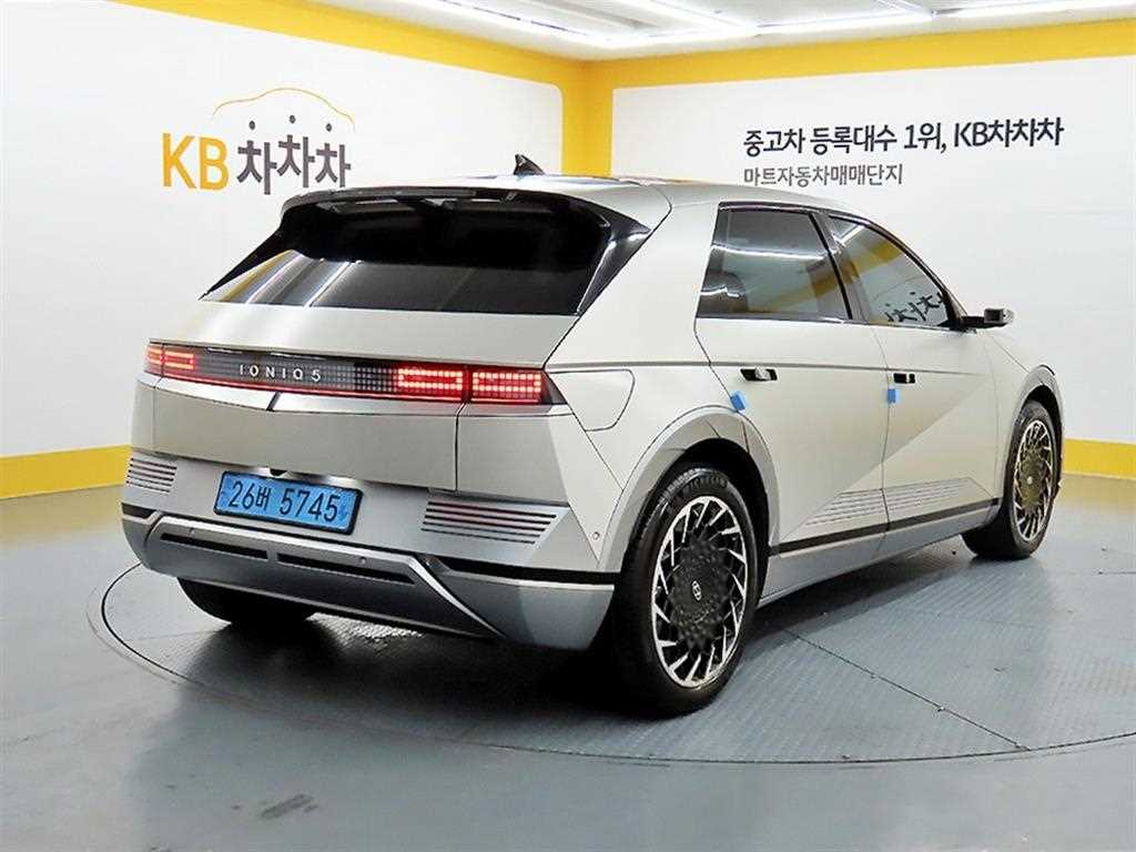 HYUNDAI Ioniq 5 - Vista 4