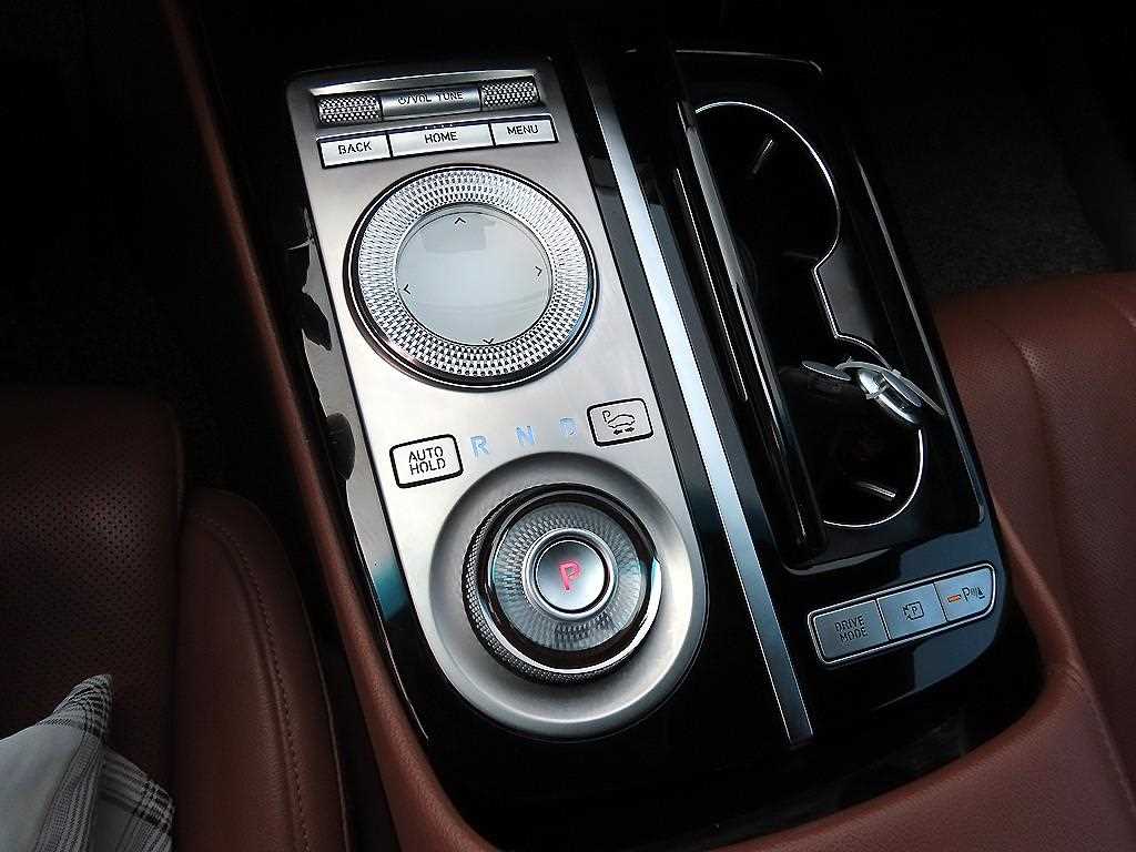 Genesis G80 - Vista 10