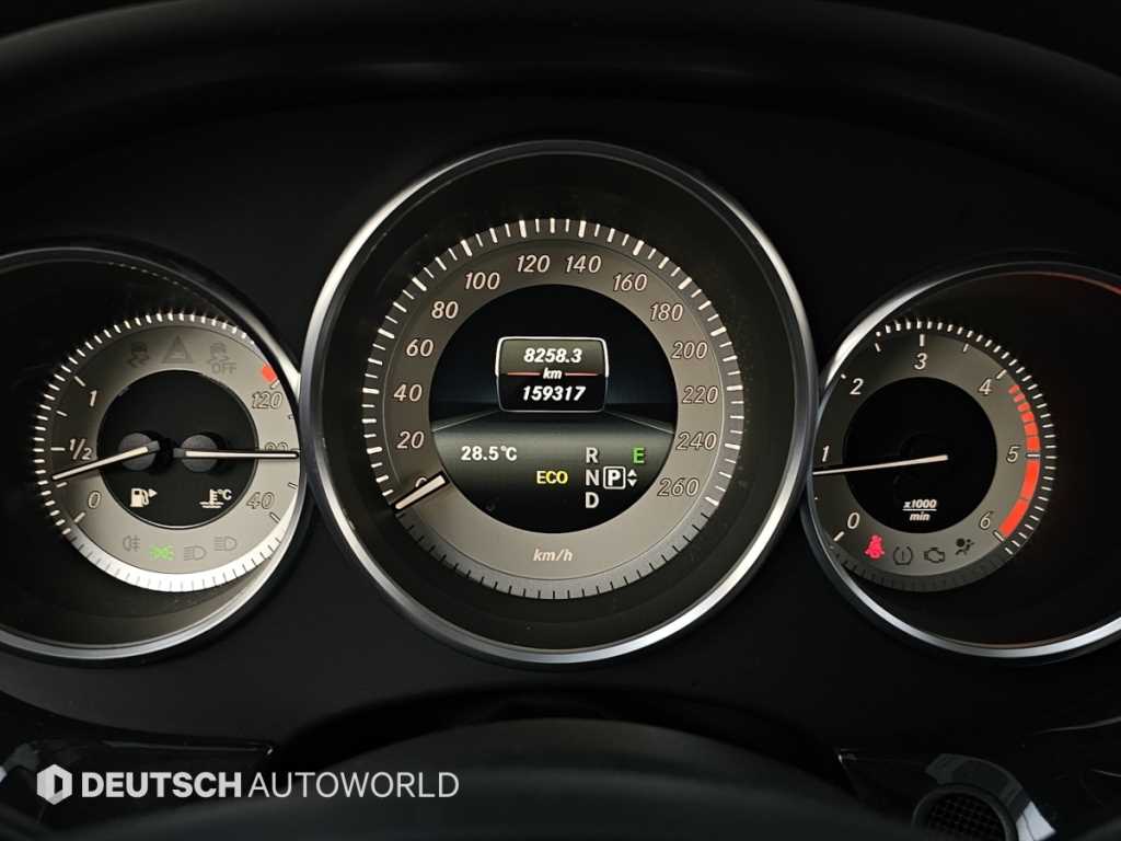 Mercedes Benz CLS Class - Vista 8