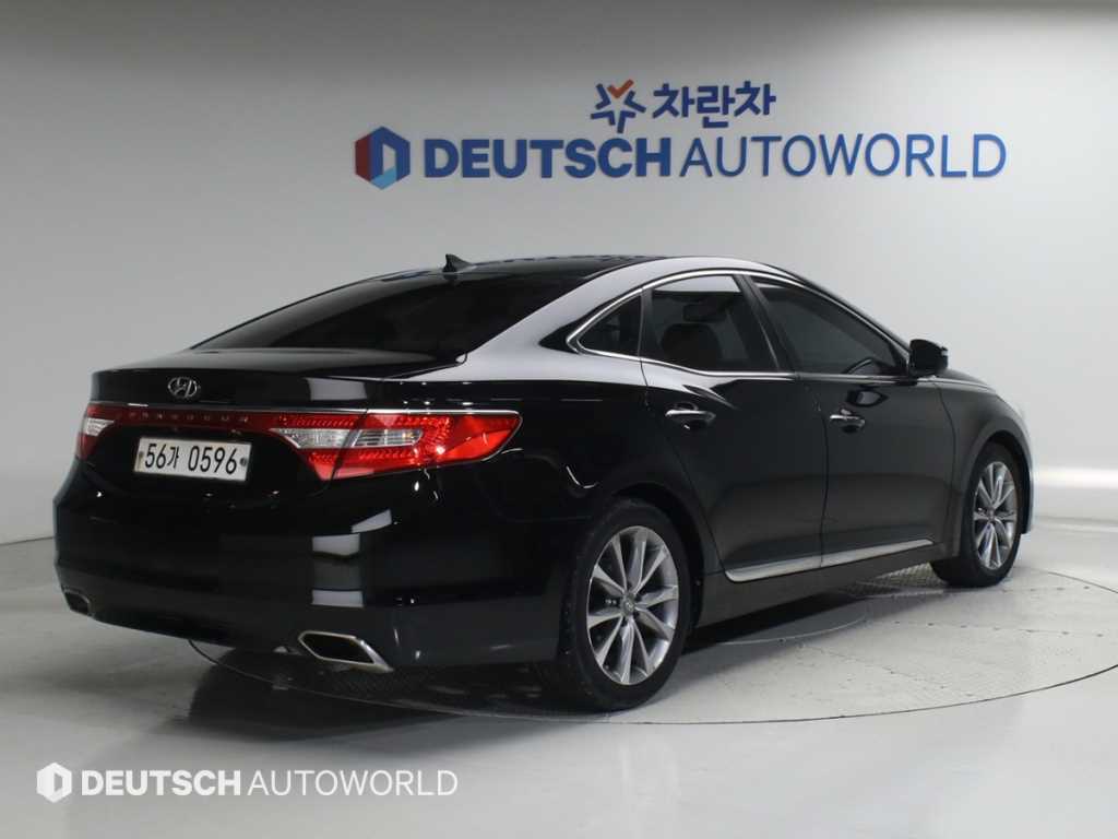 HYUNDAI Grandeur - Vista 2