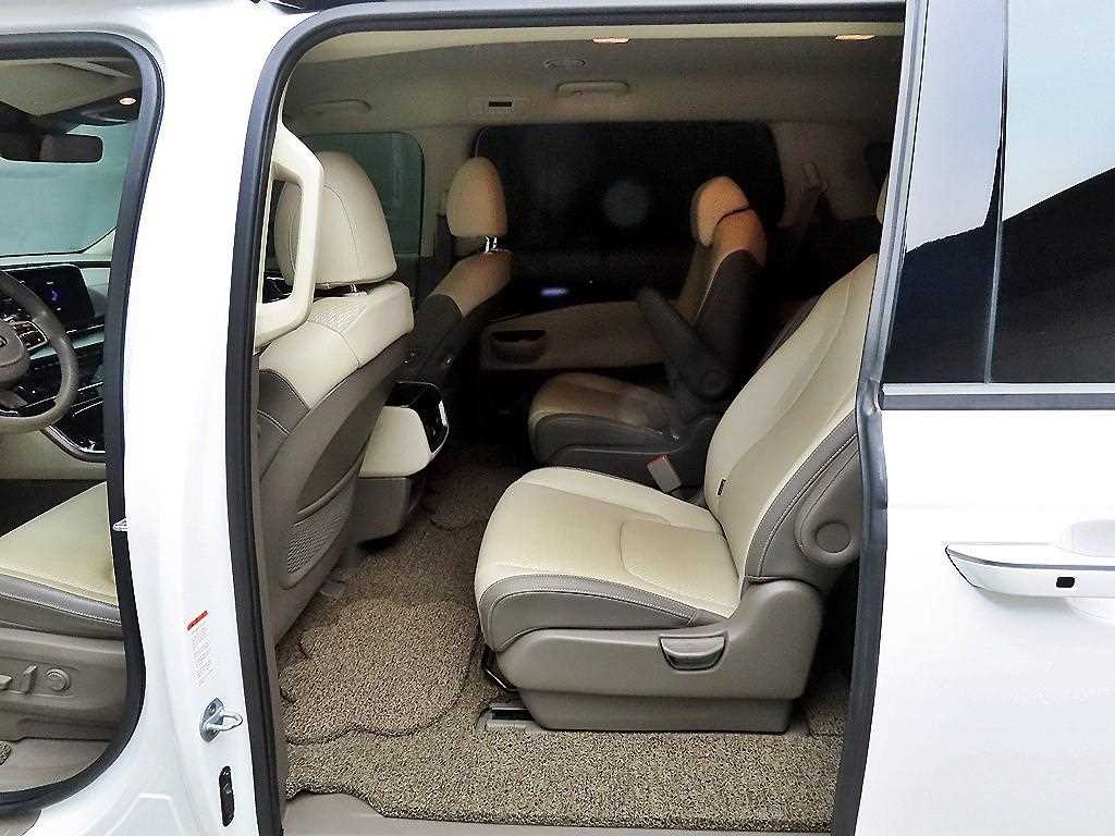 KIA Carnival - Vista 6