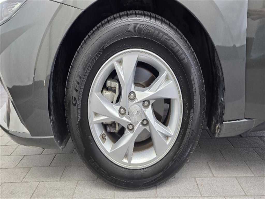 HYUNDAI Avante - Vista 5