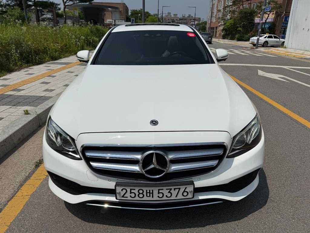 Mercedes Benz E class 2019 Blanco - Importación desde Corea - HF Imports Iquique - Foto 1
