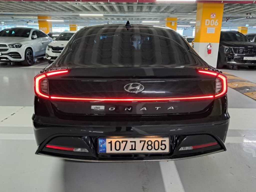 HYUNDAI Sonata - Vista 3