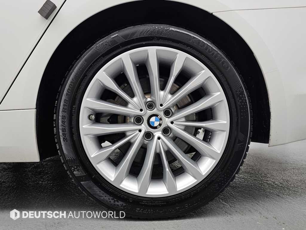 BMW 5 Series - Vista 5