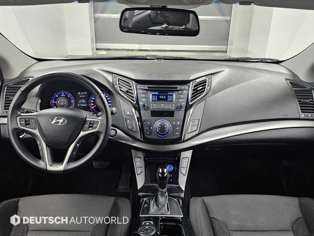 HYUNDAI i40 - Vista 7