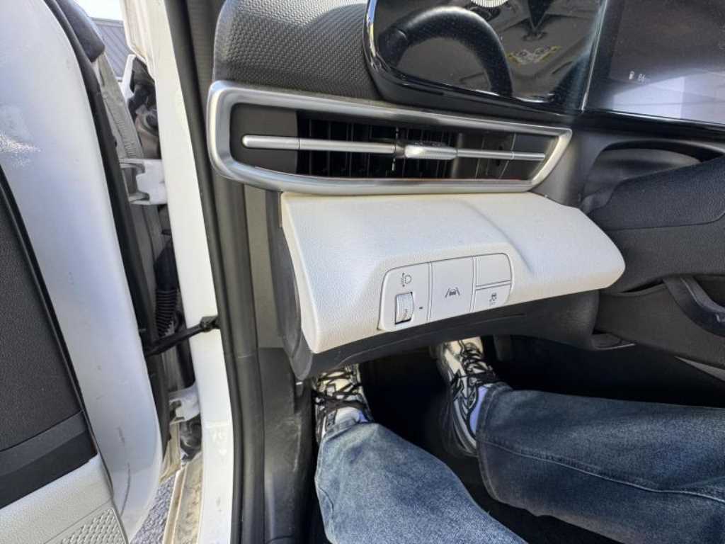 HYUNDAI Avante - Vista 10