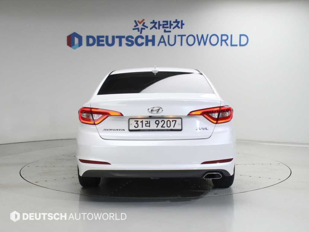 HYUNDAI Sonata - Vista 4