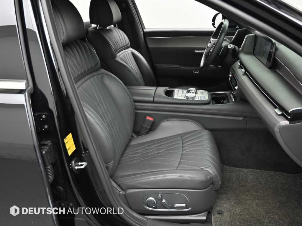 Genesis G90 - Vista 10
