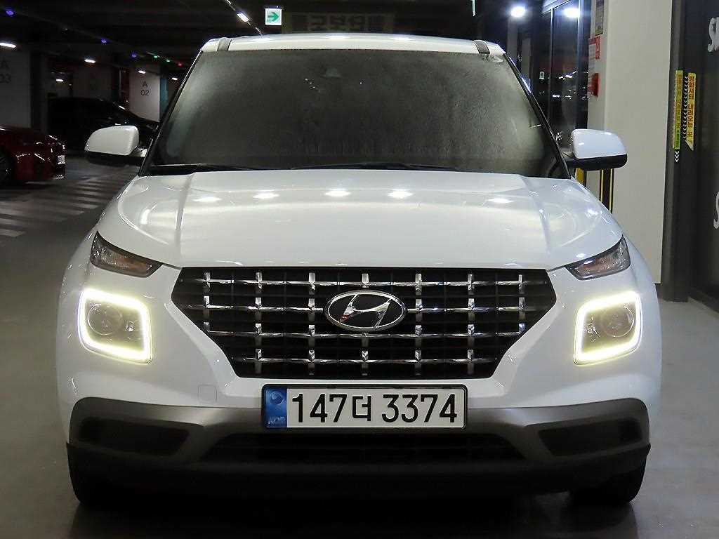 HYUNDAI Venue - Vista 2