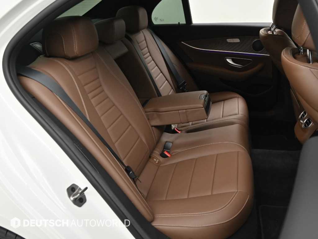 Mercedes Benz E class - Vista 12