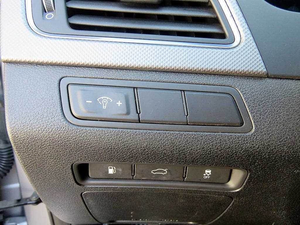 HYUNDAI Sonata - Vista 9