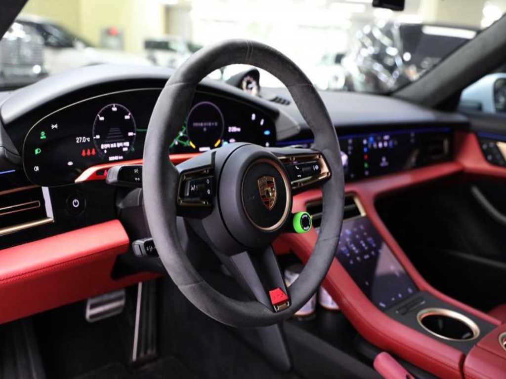 Porsche Taycan - Vista 10