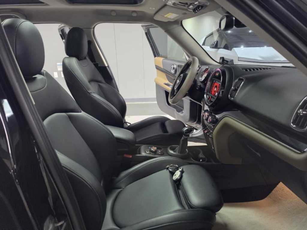Mini Countryman - Vista 8