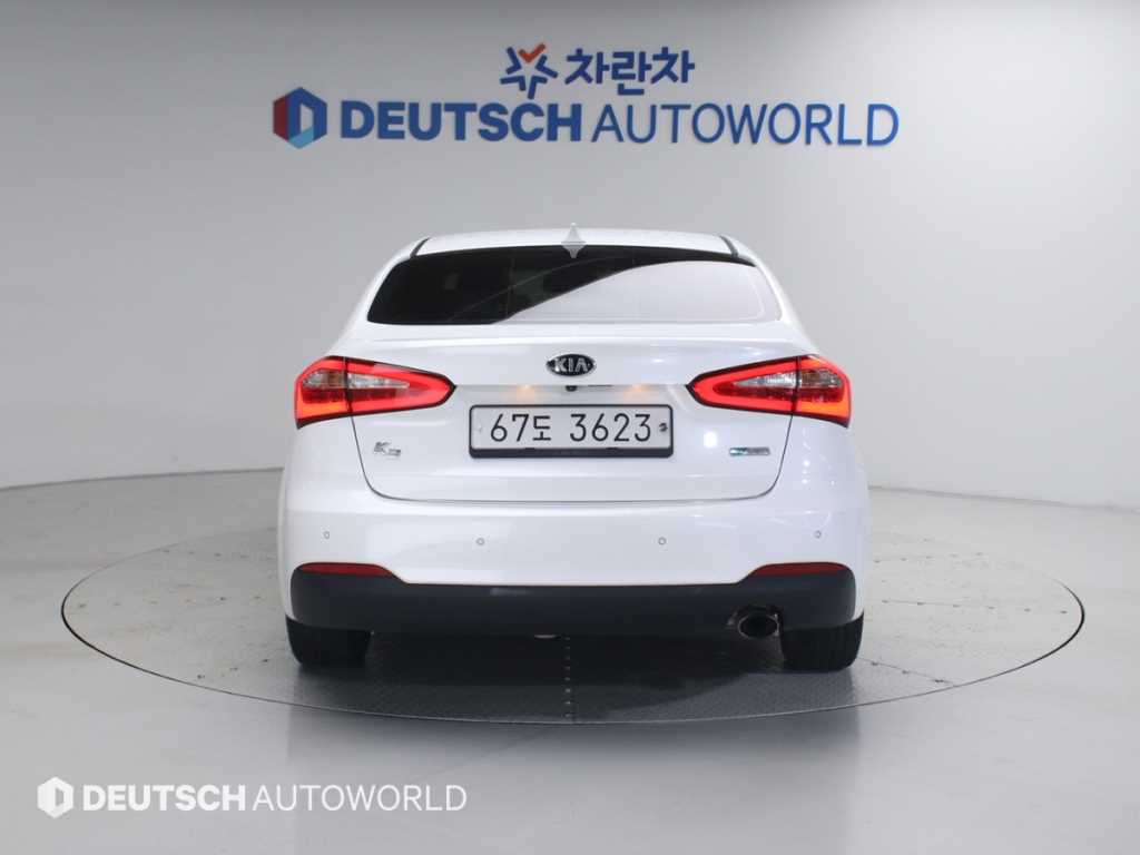 KIA K3 - Vista 4
