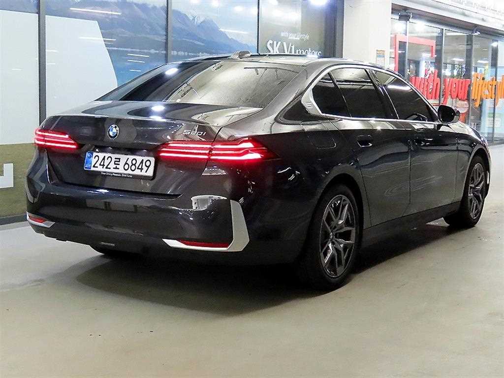 BMW 5 Series - Vista 4