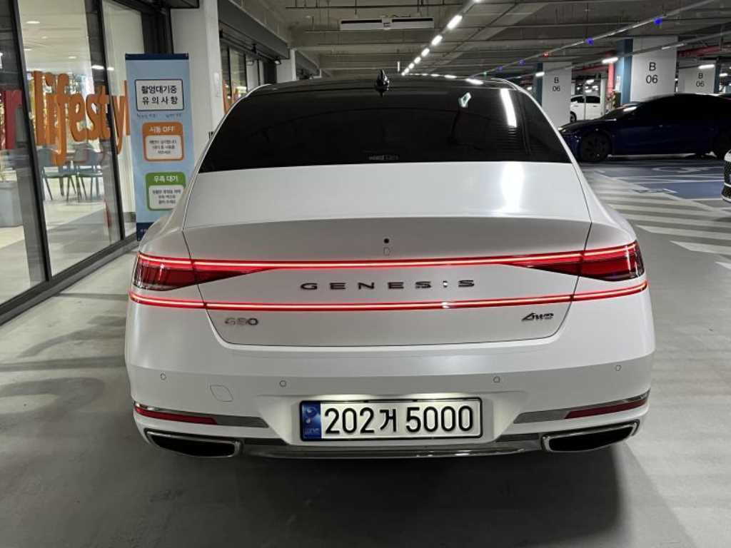 Genesis G90 - Vista 5