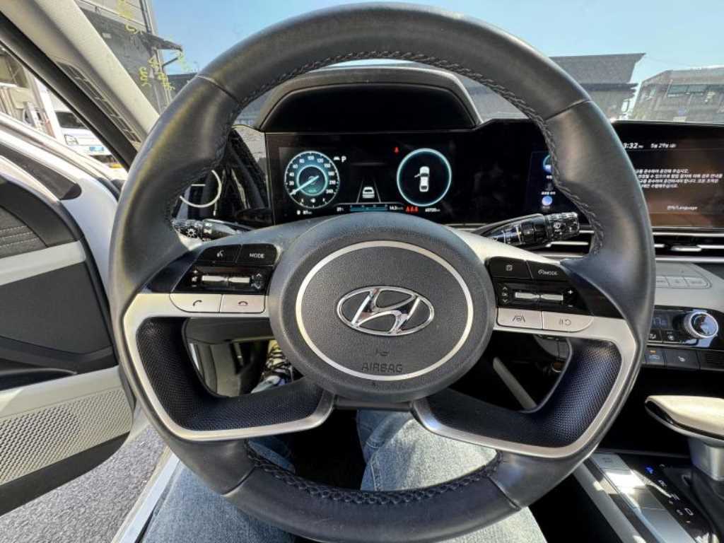 HYUNDAI Avante - Vista 7