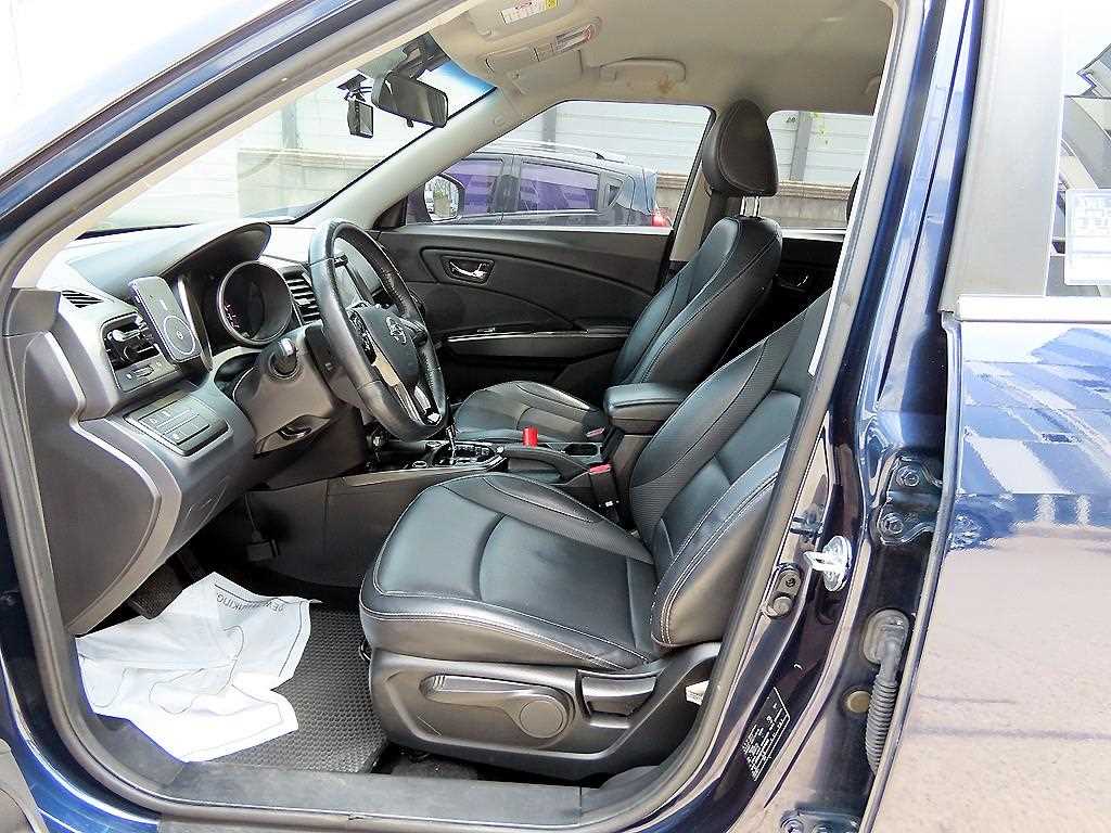 Ssangyong Tivoli - Vista 5