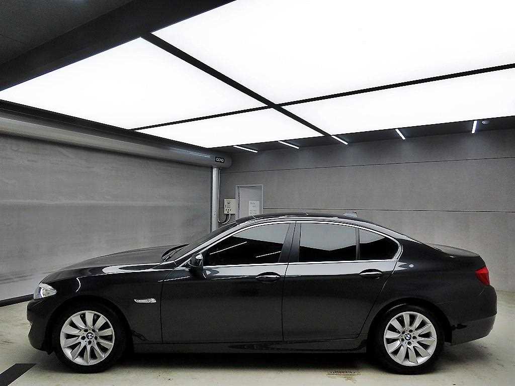 BMW 5 Series - Vista 4